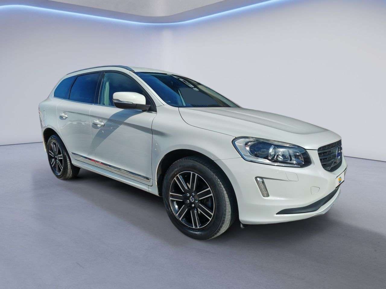 A 2015 VOLVO XC60 2.4 D5 SE Lux Nav SUV 5dr Diesel Manual AWD Euro 6 (s/s) (220 ps) JUST ARRI A 2015 VOLVO XC60 2.4 D5 SE Lux Nav SUV 5dr Diesel Manual AWD Euro 6 (s/s) (220 ps) JUST ARRI