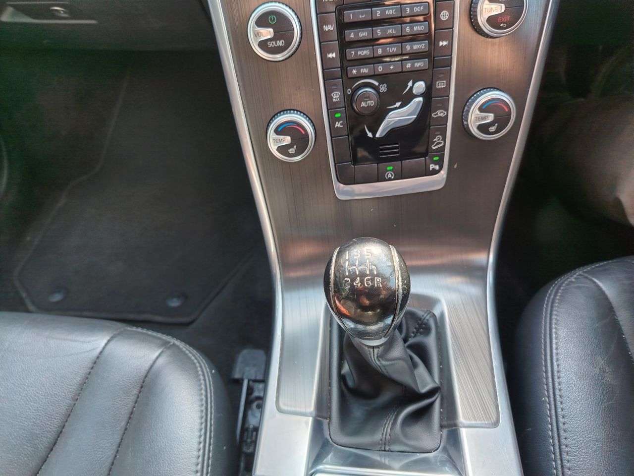 2015 VOLVO XC60 2015 VOLVO XC60