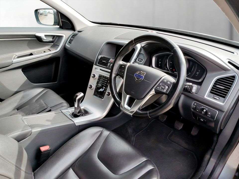 2016 VOLVO XC60 2016 VOLVO XC60