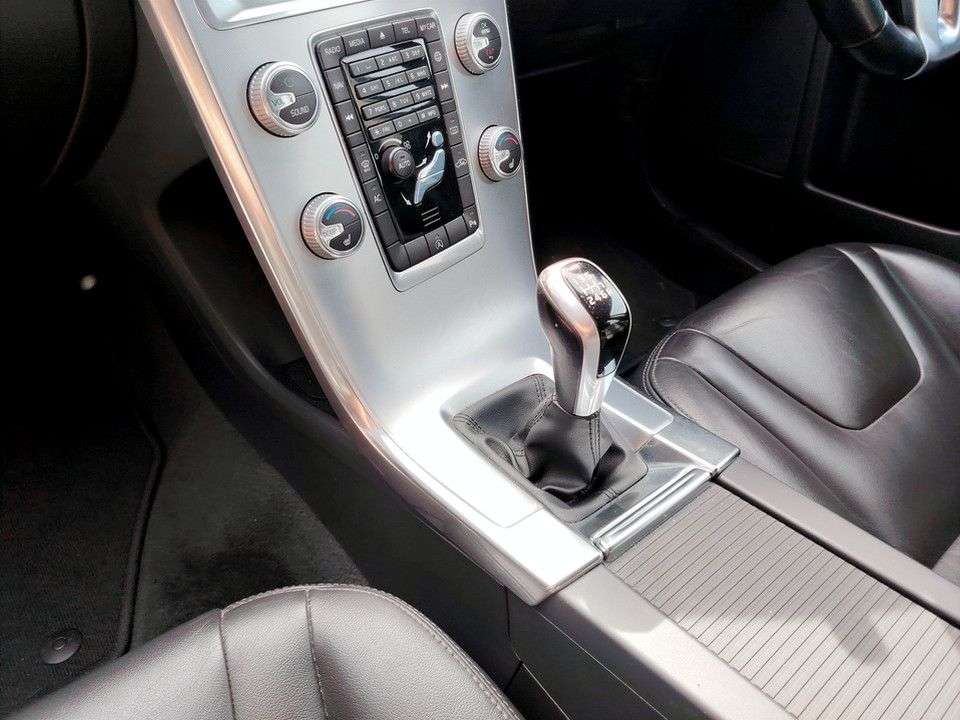 2016 VOLVO XC60 2016 VOLVO XC60