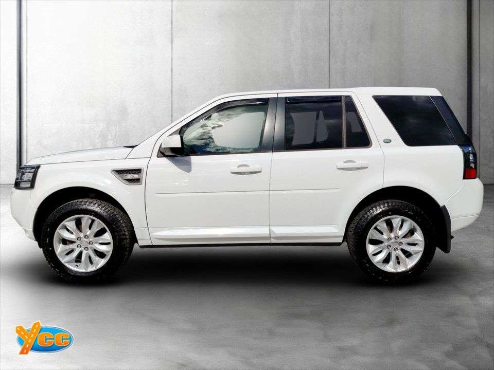 A 2014 LAND ROVER FREELANDER 2 2.2 TD4 GS SUV 5dr Diesel Manual 4WD Euro 5 (s/s) (150 ps) 11 STAMP FULL HI A 2014 LAND ROVER FREELANDER 2 2.2 TD4 GS SUV 5dr Diesel Manual 4WD Euro 5 (s/s) (150 ps) 11 STAMP FULL HI