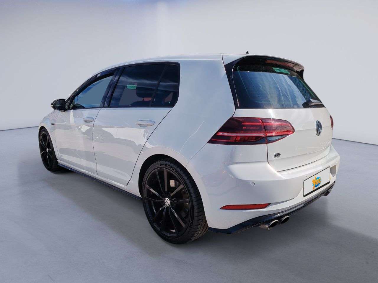 A 2017 VOLKSWAGEN GOLF 2.0 TSI BlueMotion Tech R Hatchback 5dr Petrol DSG 4Motion Euro 6 (s/s) (31 A 2017 VOLKSWAGEN GOLF 2.0 TSI BlueMotion Tech R Hatchback 5dr Petrol DSG 4Motion Euro 6 (s/s) (31