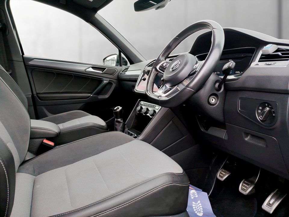 2017 VOLKSWAGEN TIGUAN 2017 VOLKSWAGEN TIGUAN