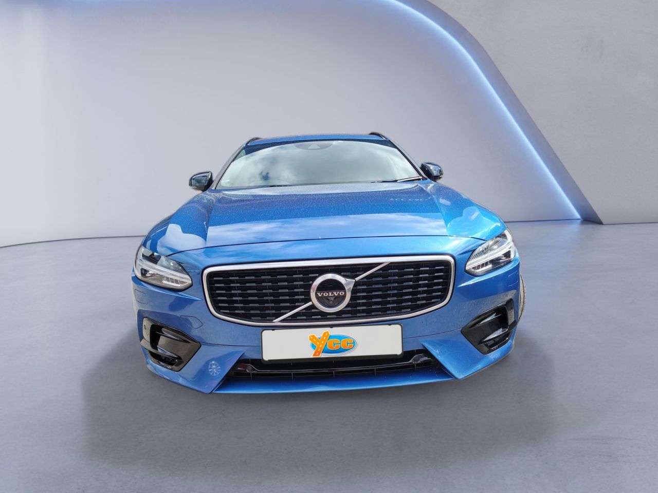 A 2019 VOLVO V90 2.0 D5 R-Design Plus Estate 5dr Diesel Auto AWD Euro 6 (s/s) (235 ps) STUNN A 2019 VOLVO V90 2.0 D5 R-Design Plus Estate 5dr Diesel Auto AWD Euro 6 (s/s) (235 ps) STUNN