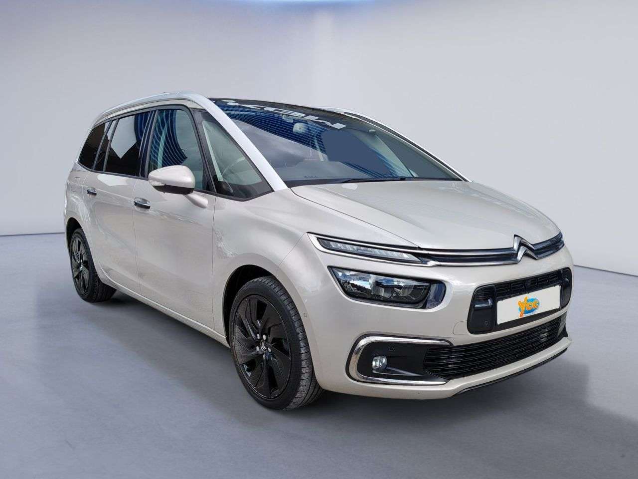 A 2017 CITROEN GRAND C4 PICASSO 2.0 BlueHDi Flair MPV 5dr Diesel EAT6 Euro 6 (s/s) (150 ps) 9 STAMP FULL SE A 2017 CITROEN GRAND C4 PICASSO 2.0 BlueHDi Flair MPV 5dr Diesel EAT6 Euro 6 (s/s) (150 ps) 9 STAMP FULL SE