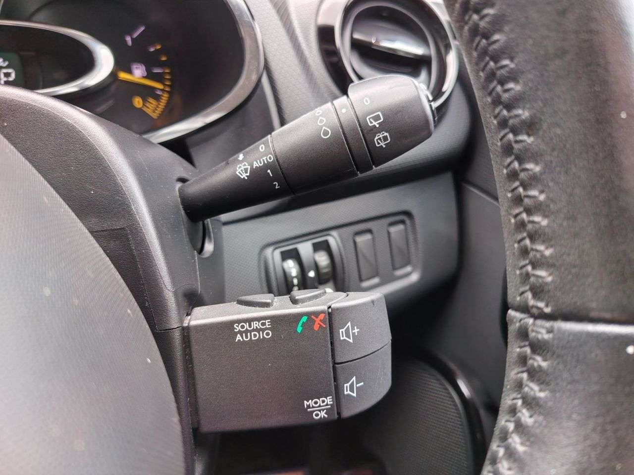 2014 RENAULT CLIO 2014 RENAULT CLIO