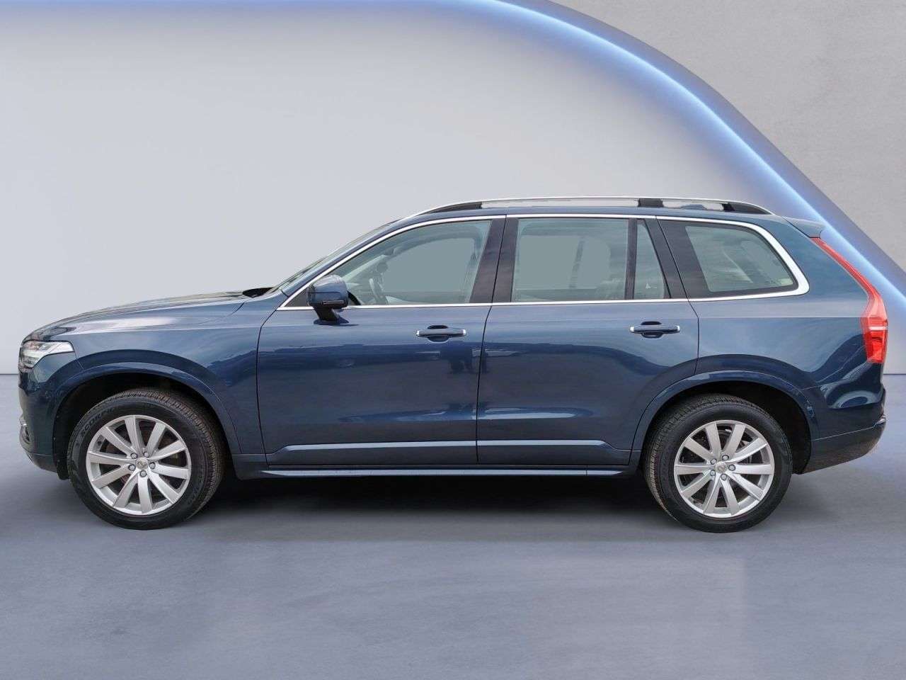 A 2019 VOLVO XC90 2.0 D5 PowerPulse Momentum Pro SUV 5dr Diesel Auto 4WD Euro 6 (s/s) (235 ps A 2019 VOLVO XC90 2.0 D5 PowerPulse Momentum Pro SUV 5dr Diesel Auto 4WD Euro 6 (s/s) (235 ps