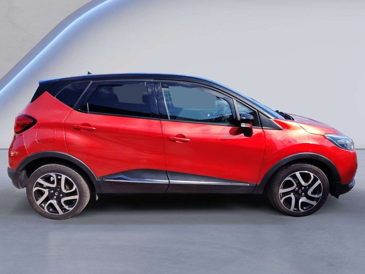 A 2016 RENAULT CAPTUR 1.5 dCi ENERGY Signature Nav SUV 5dr Diesel Manual Euro 6 (s/s) (90 ps) FUL A 2016 RENAULT CAPTUR 1.5 dCi ENERGY Signature Nav SUV 5dr Diesel Manual Euro 6 (s/s) (90 ps) FUL