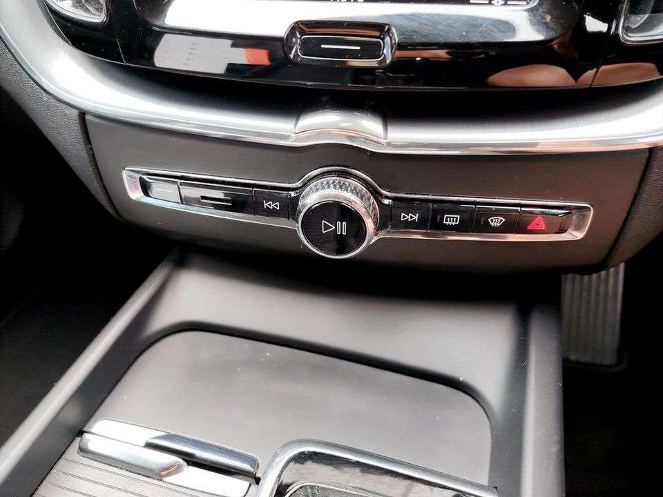 2017 VOLVO XC60 2017 VOLVO XC60