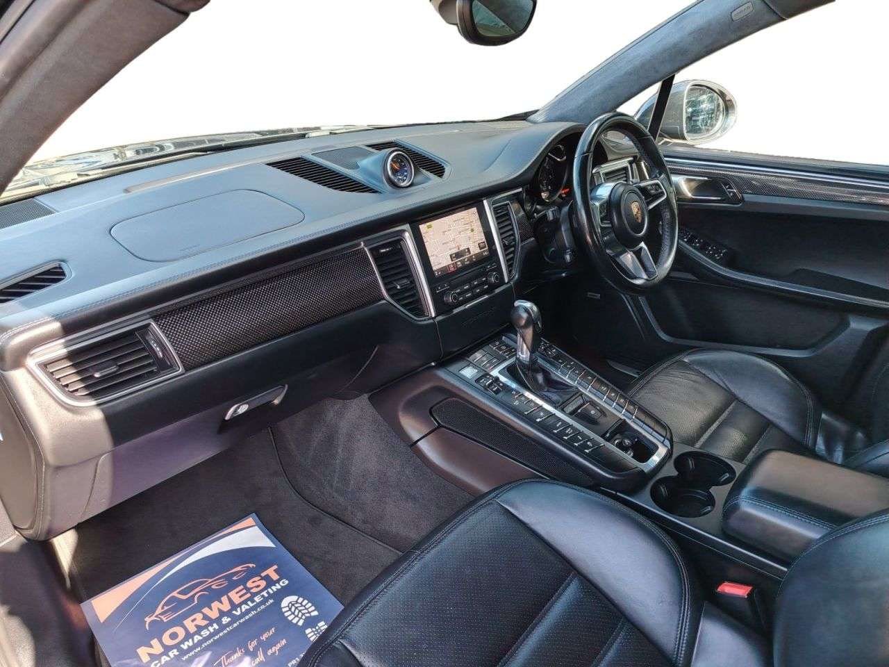 2017 PORSCHE MACAN 2017 PORSCHE MACAN