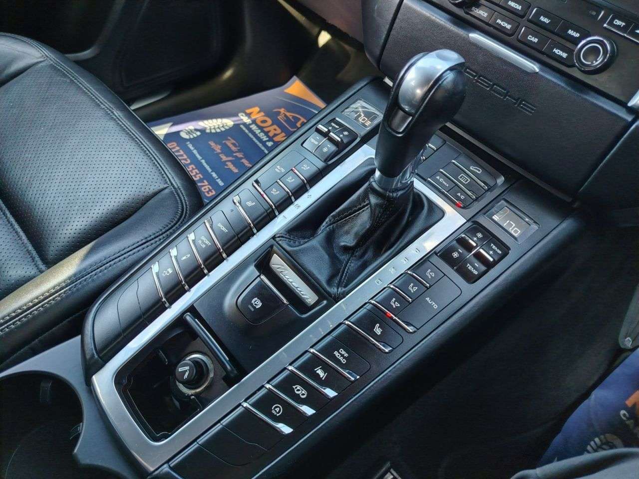 2017 PORSCHE MACAN 2017 PORSCHE MACAN