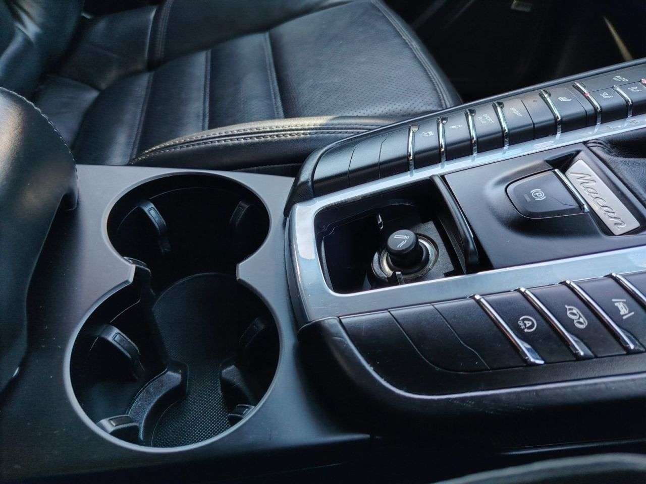2017 PORSCHE MACAN 2017 PORSCHE MACAN