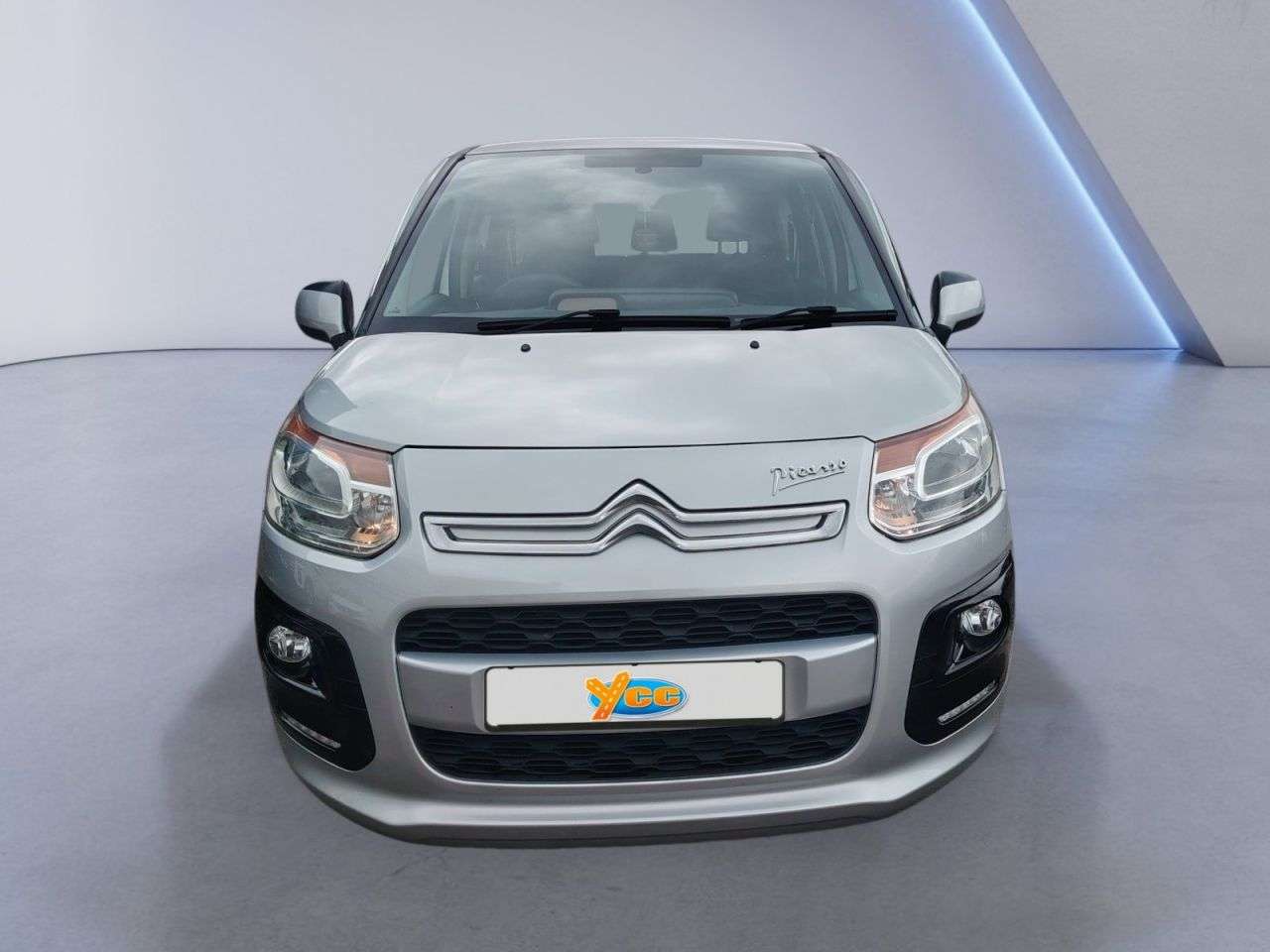 A 2014 CITROEN C3 PICASSO 1.6 HDi VTR+ MPV 5dr Diesel Manual Euro 5 (90 ps) 7 STAMP SERV HIST LOW TAX A 2014 CITROEN C3 PICASSO 1.6 HDi VTR+ MPV 5dr Diesel Manual Euro 5 (90 ps) 7 STAMP SERV HIST LOW TAX