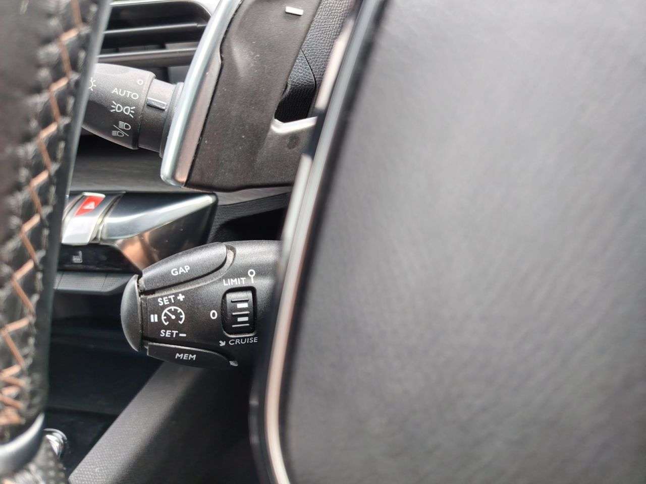 2020 PEUGEOT 3008 2020 PEUGEOT 3008
