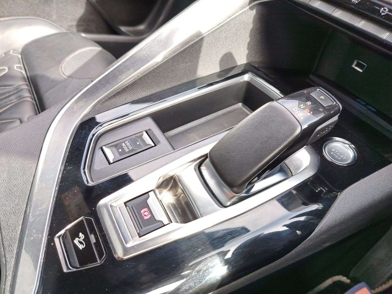 2020 PEUGEOT 3008 2020 PEUGEOT 3008