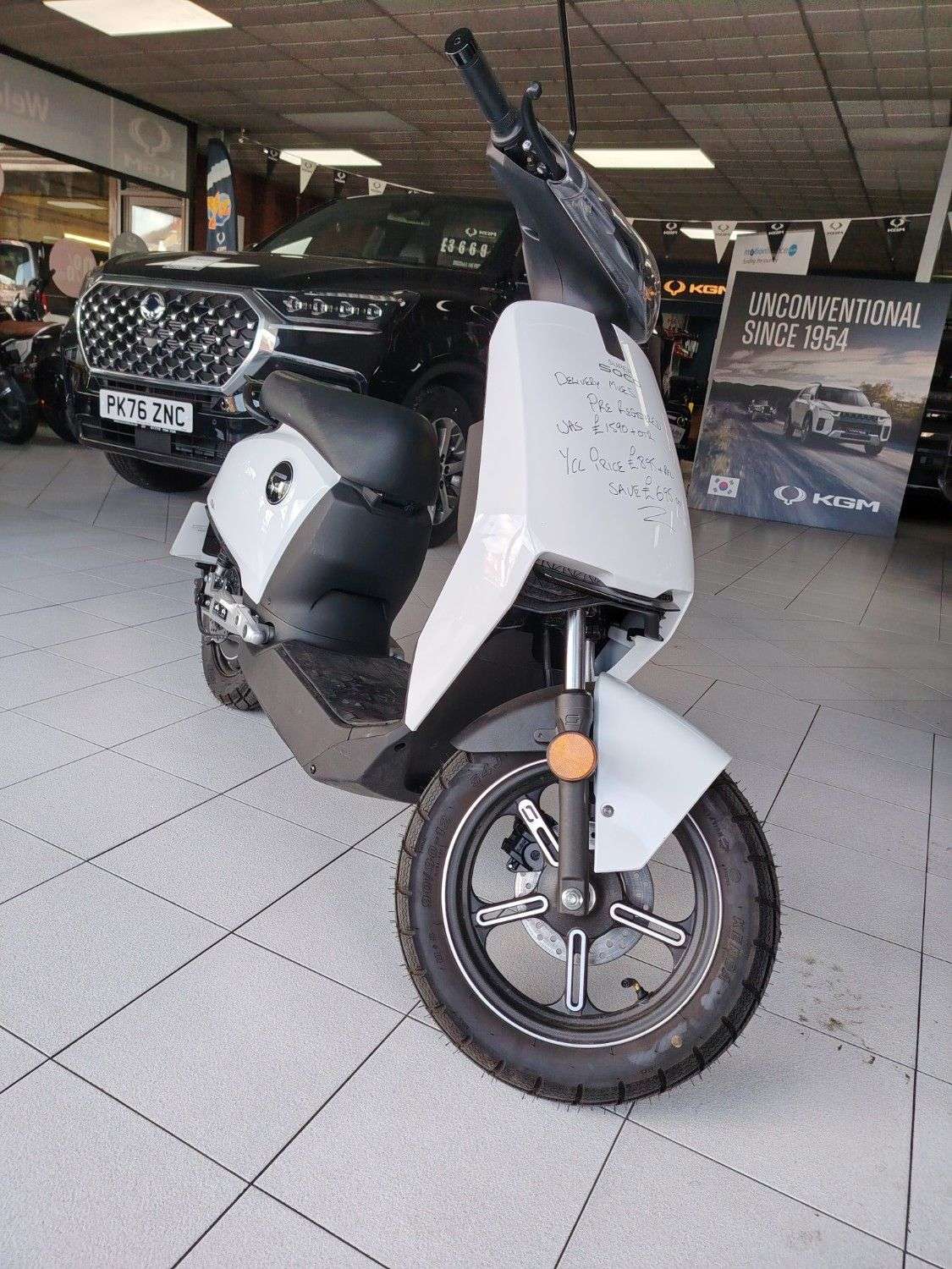 A 2024 VMOTO CUX Moped Electric Automatic (4 ps) CALL NOW END OF SEASON SALE PRICES A 2024 VMOTO CUX Moped Electric Automatic (4 ps) CALL NOW END OF SEASON SALE PRICES