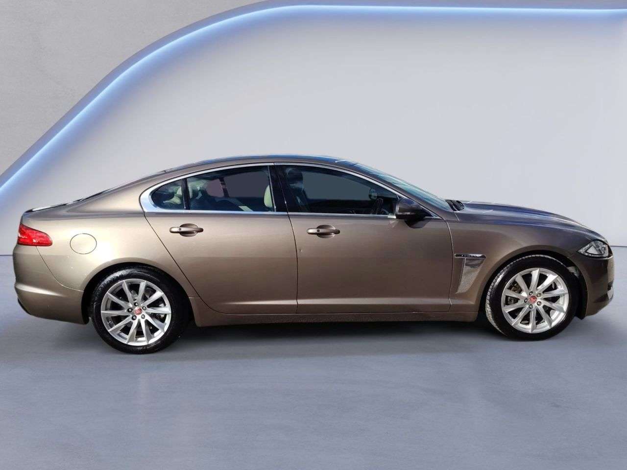 A 2014 JAGUAR XF 2.2d Premium Luxury Saloon 4dr Diesel Auto Euro 5 (s/s) (200 ps) 14 STAMP F A 2014 JAGUAR XF 2.2d Premium Luxury Saloon 4dr Diesel Auto Euro 5 (s/s) (200 ps) 14 STAMP F