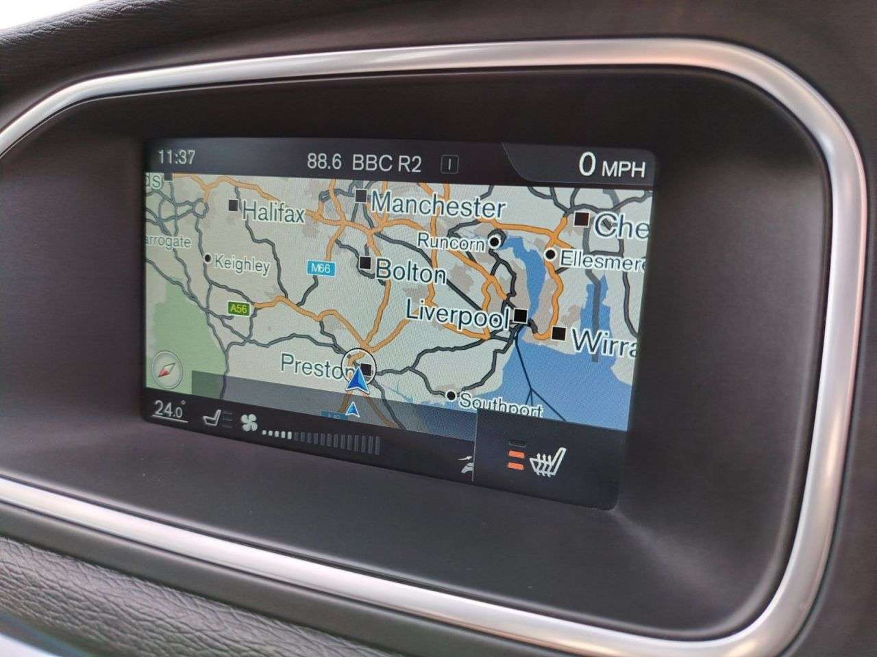 2017 VOLVO V40 2017 VOLVO V40