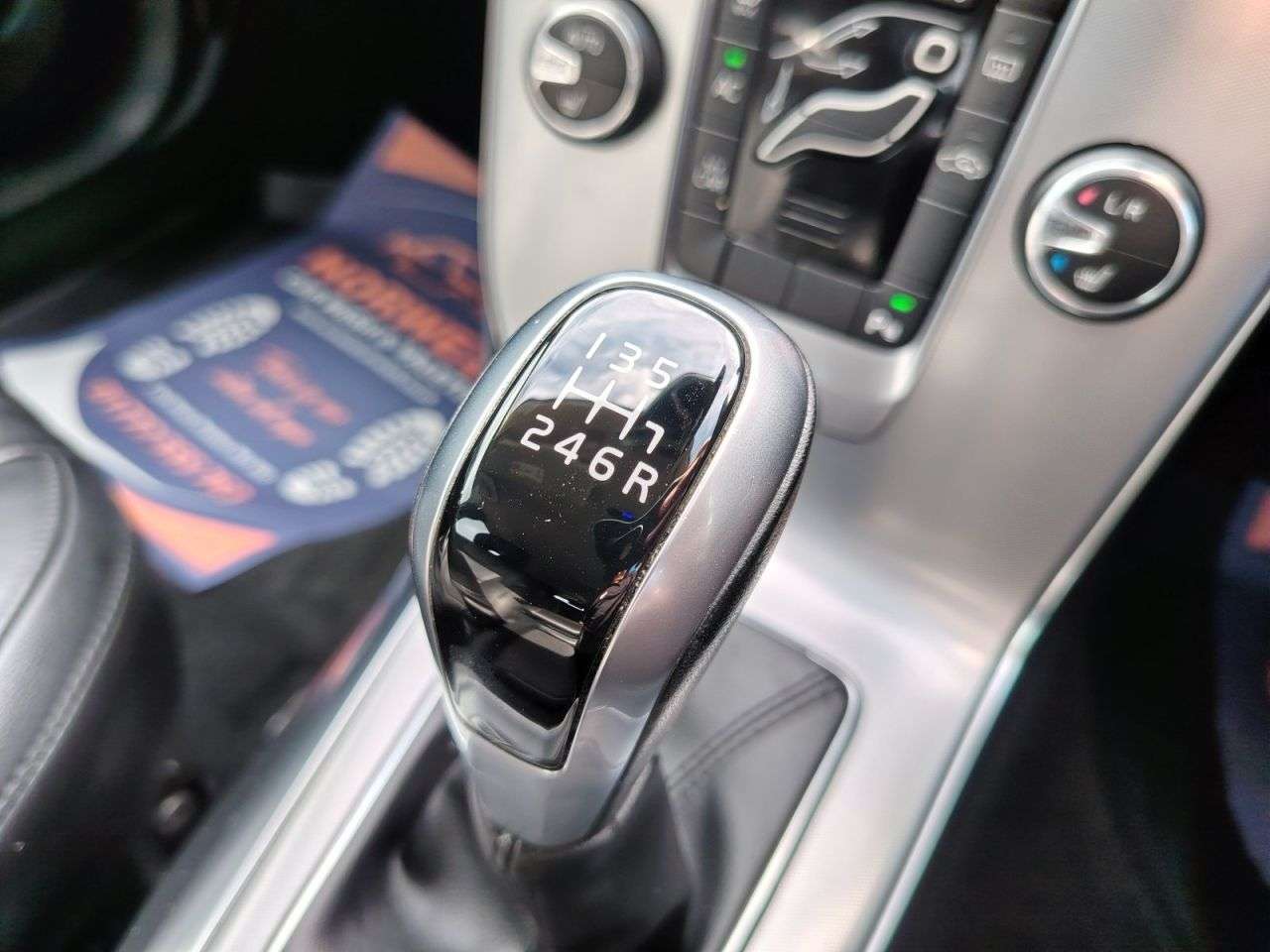 2017 VOLVO V40 2017 VOLVO V40