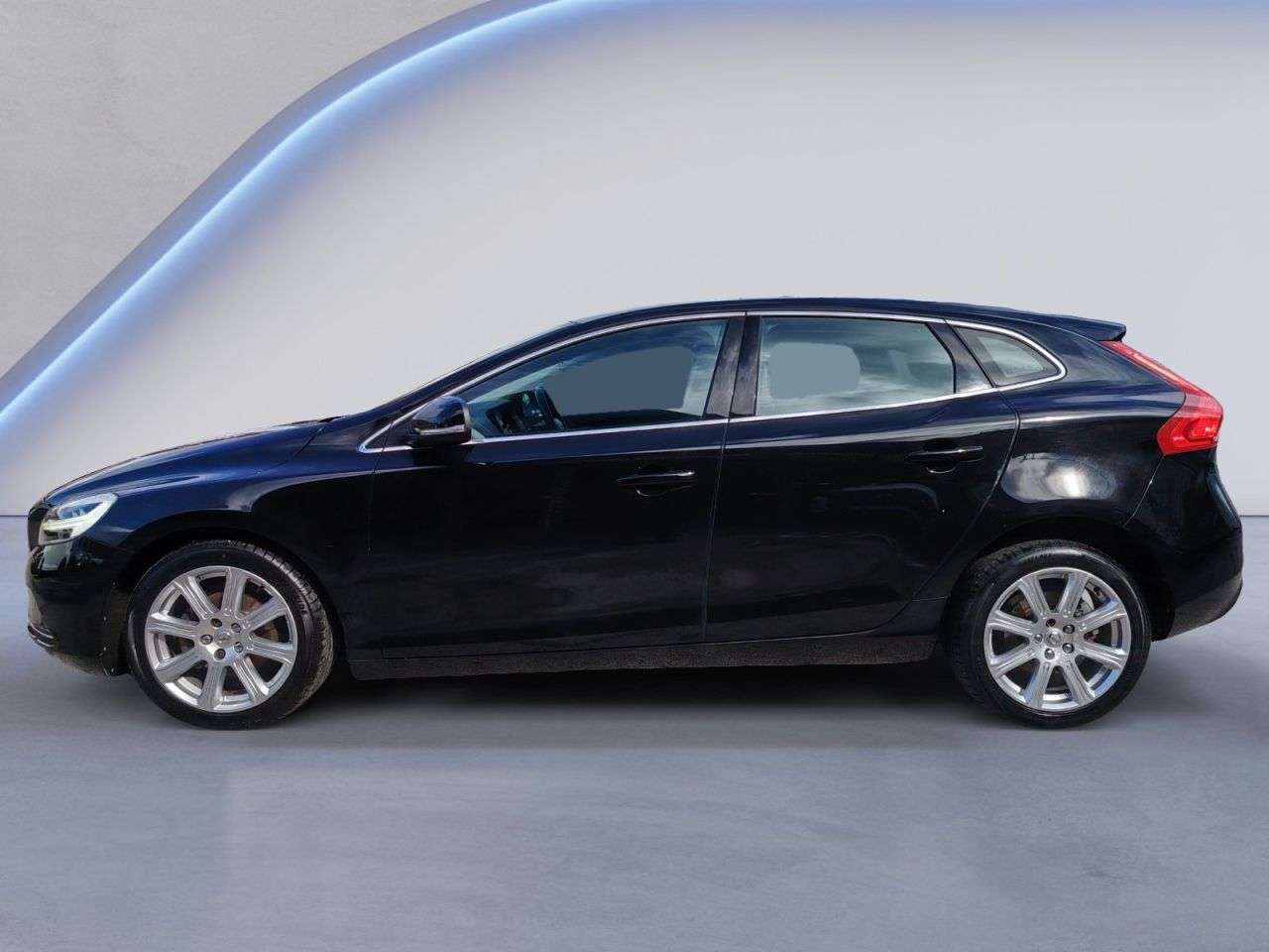 2017 VOLVO V40 2017 VOLVO V40