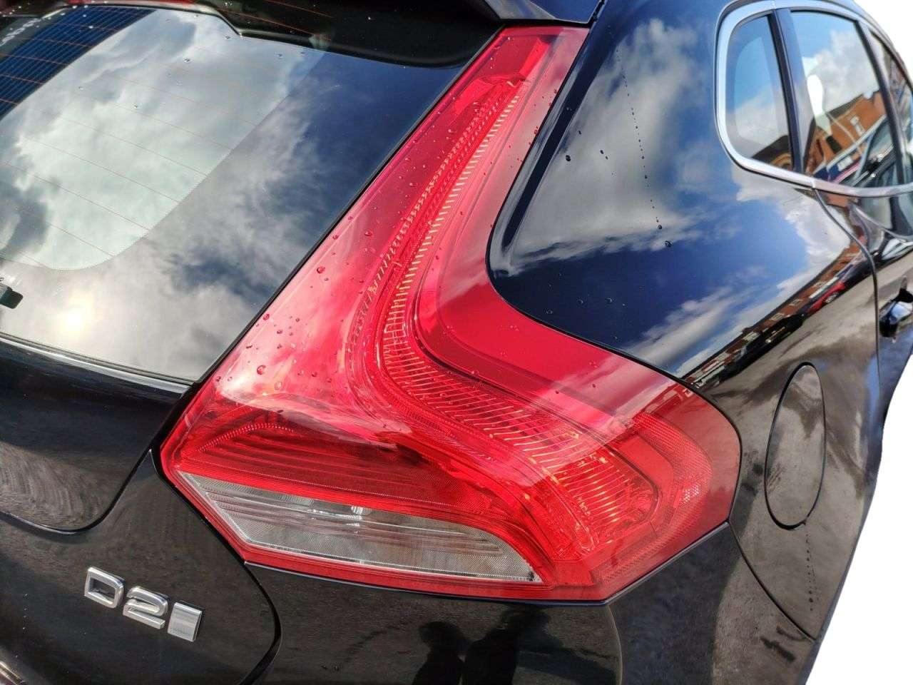 2017 VOLVO V40 2017 VOLVO V40
