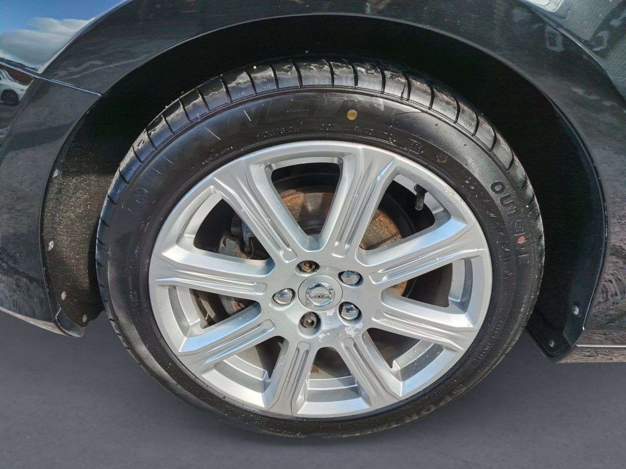 2017 VOLVO V40 2017 VOLVO V40