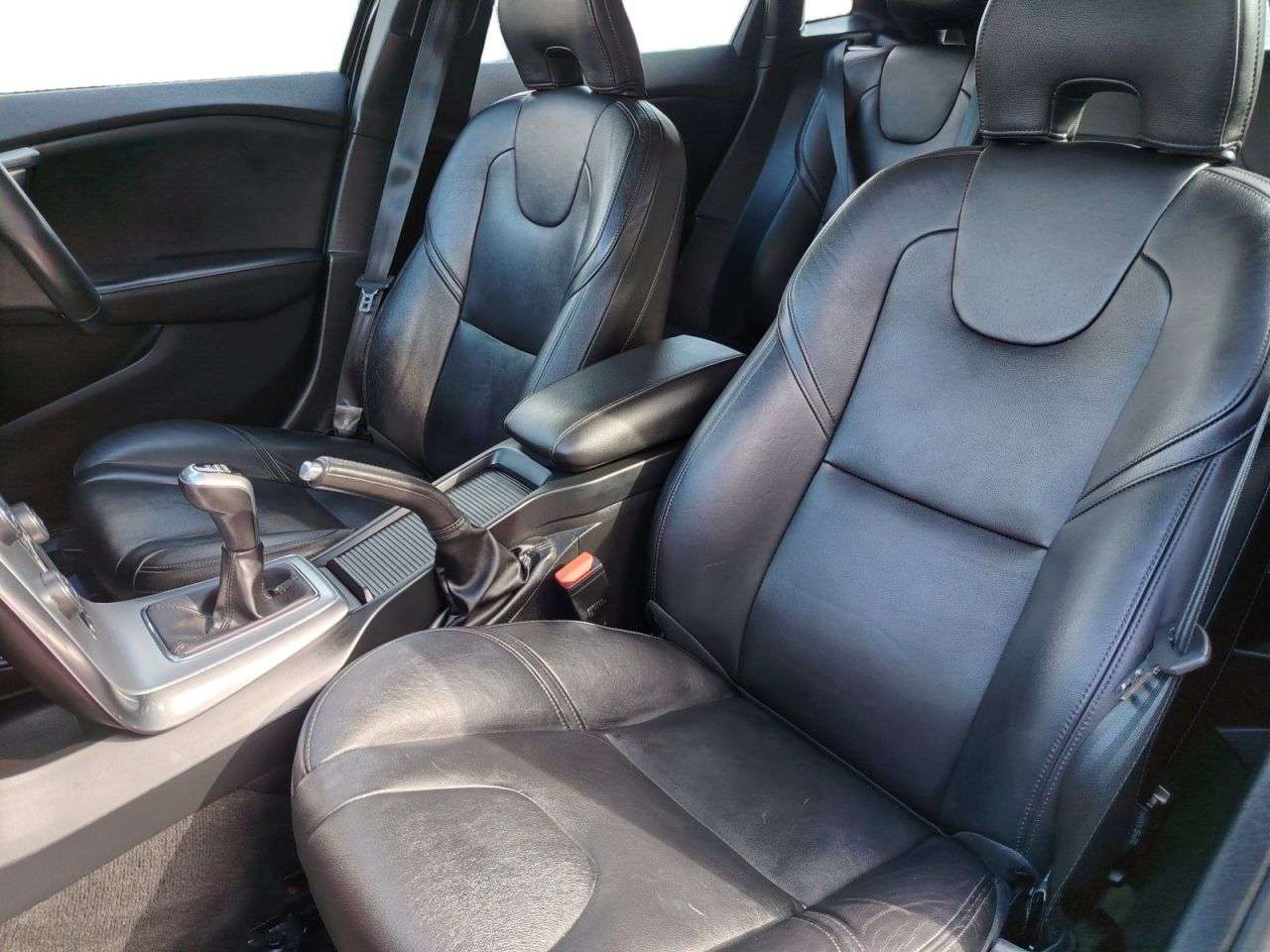 2017 VOLVO V40 2017 VOLVO V40