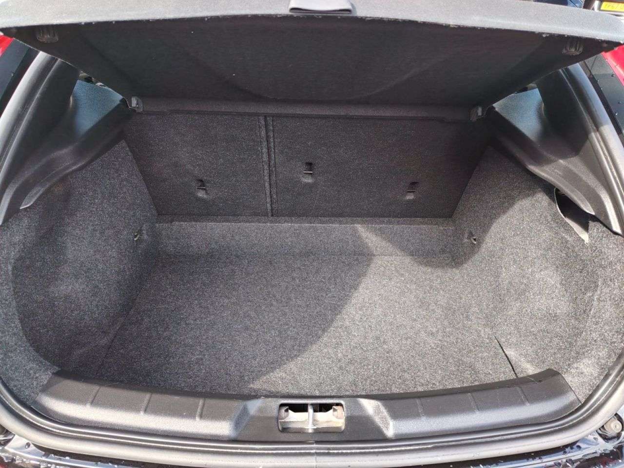 2017 VOLVO V40 2017 VOLVO V40