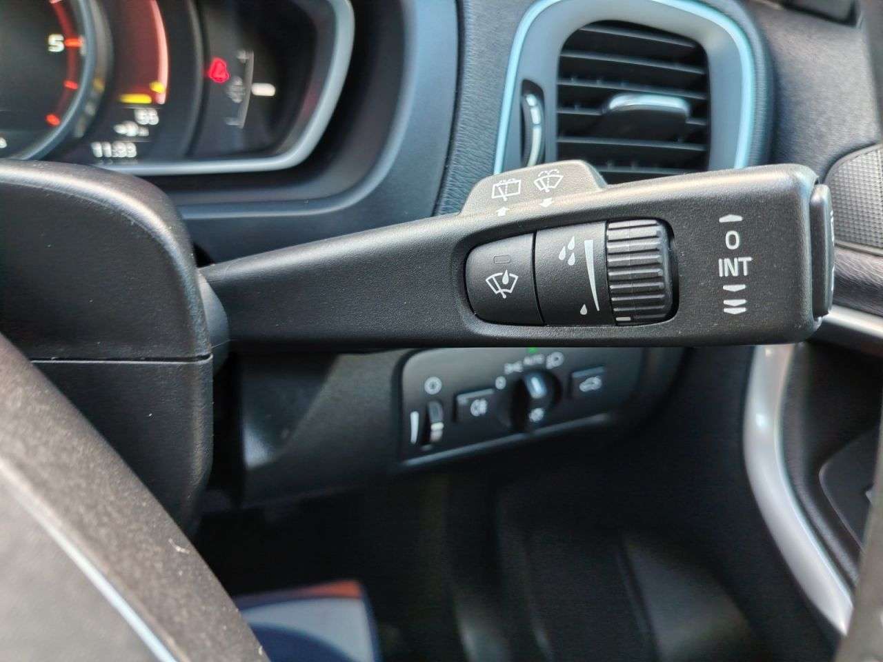 2017 VOLVO V40 2017 VOLVO V40