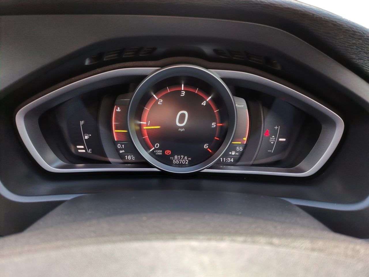 2017 VOLVO V40 2017 VOLVO V40