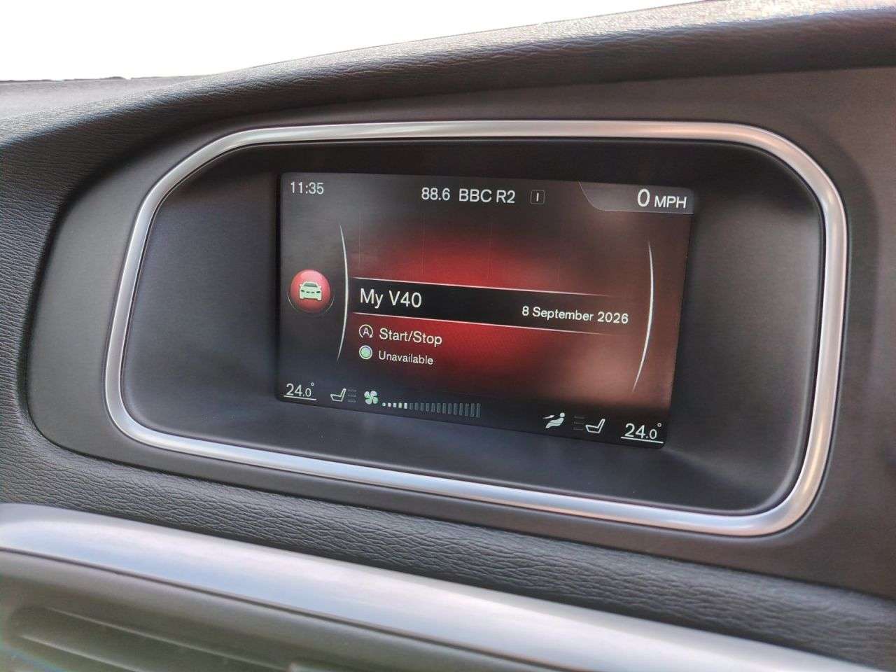 2017 VOLVO V40 2017 VOLVO V40