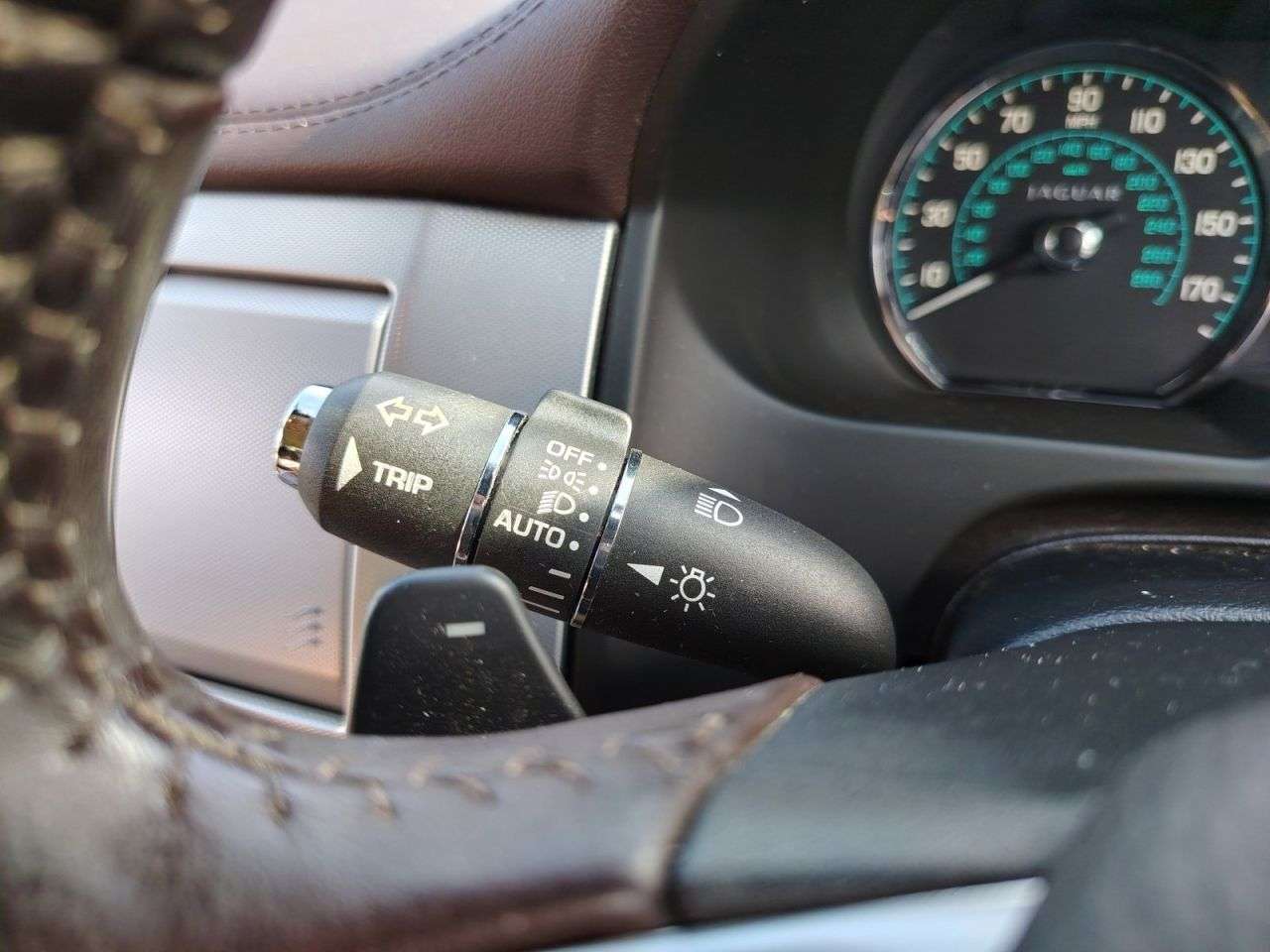 2012 JAGUAR XF 2012 JAGUAR XF