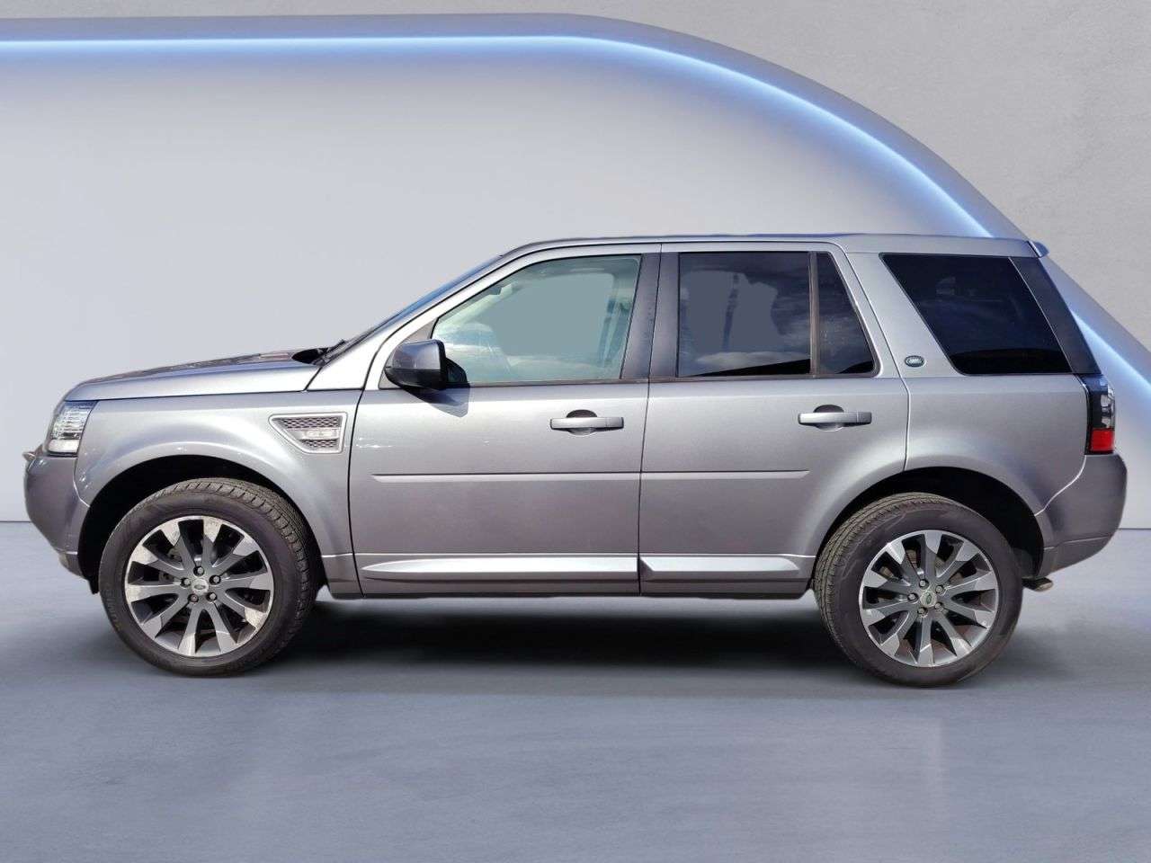 A 2013 LAND ROVER FREELANDER 2 2.2 SD4 HSE Lux SUV 5dr Diesel CommandShift 4WD Euro 5 (190 ps) 10 STAMP FU A 2013 LAND ROVER FREELANDER 2 2.2 SD4 HSE Lux SUV 5dr Diesel CommandShift 4WD Euro 5 (190 ps) 10 STAMP FU