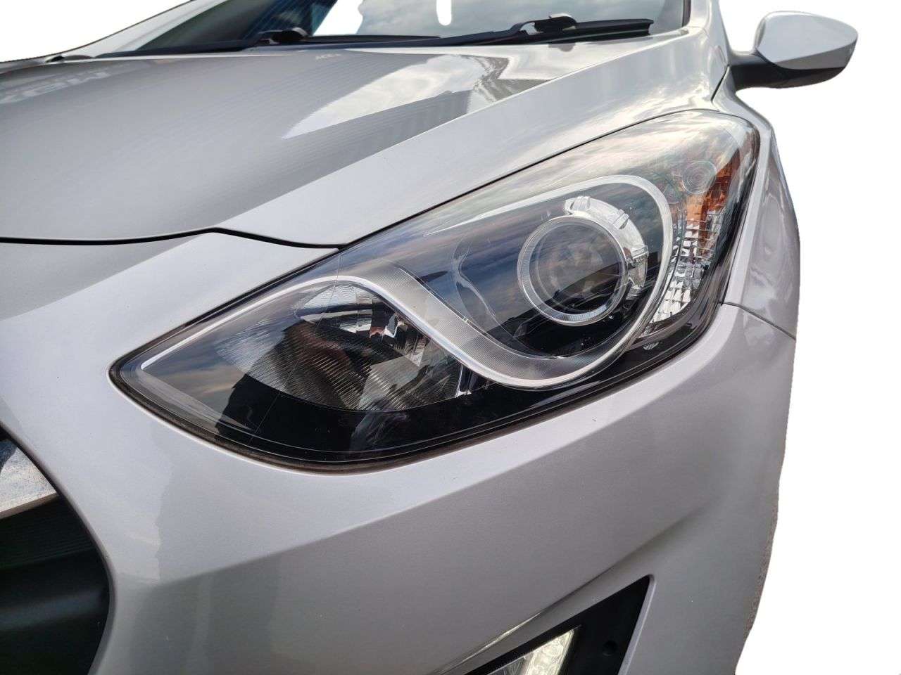 A 2013 HYUNDAI I30 1.6 Active Tourer 5dr Petrol Manual Euro 5 (120 ps) A 2013 HYUNDAI I30 1.6 Active Tourer 5dr Petrol Manual Euro 5 (120 ps)