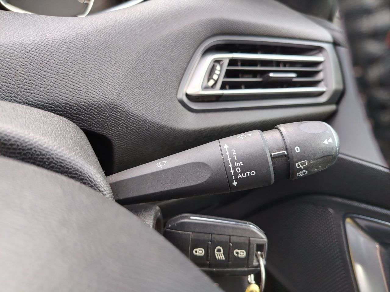 2015 PEUGEOT 308 2015 PEUGEOT 308