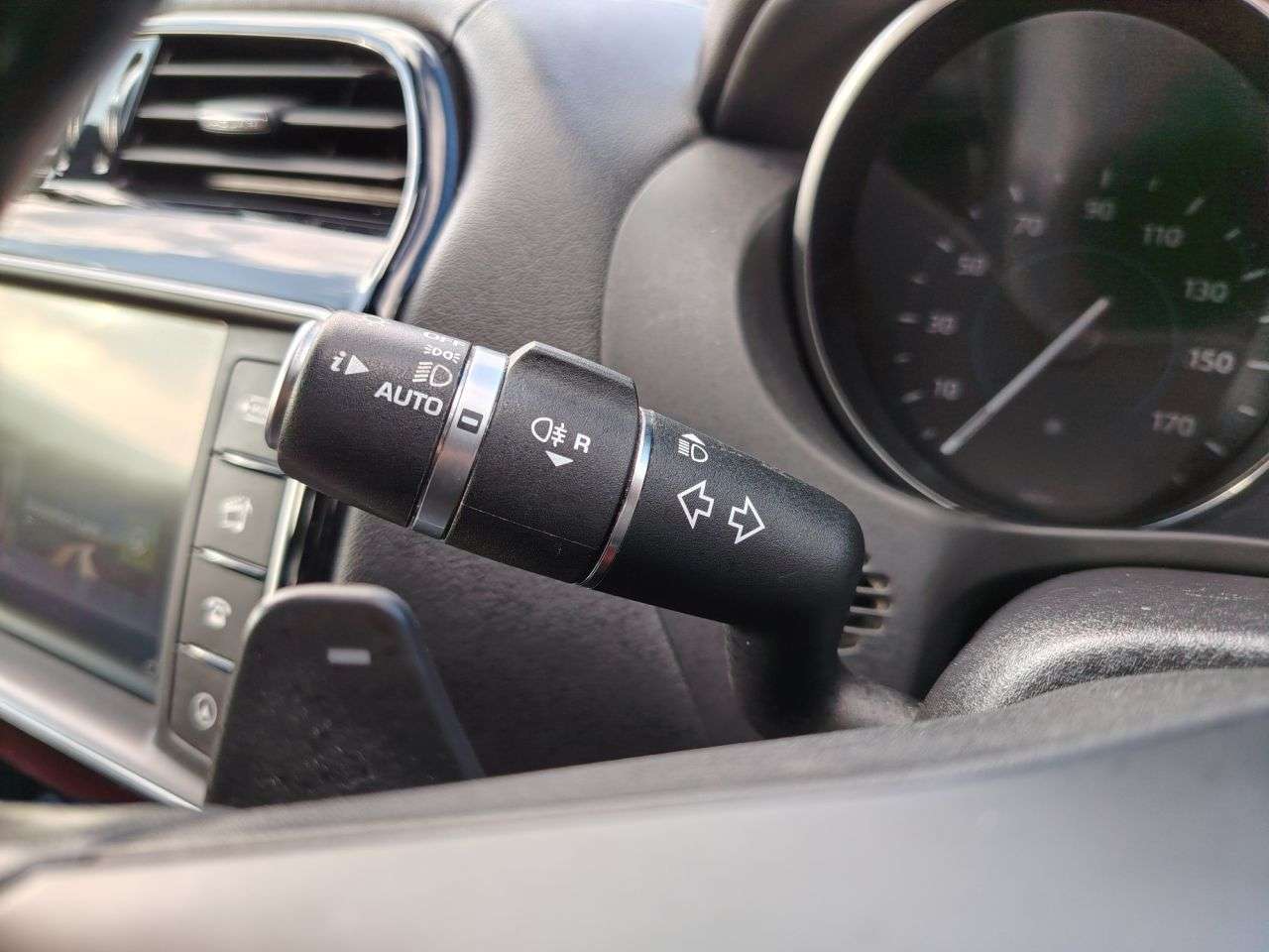 2016 JAGUAR XE 2016 JAGUAR XE