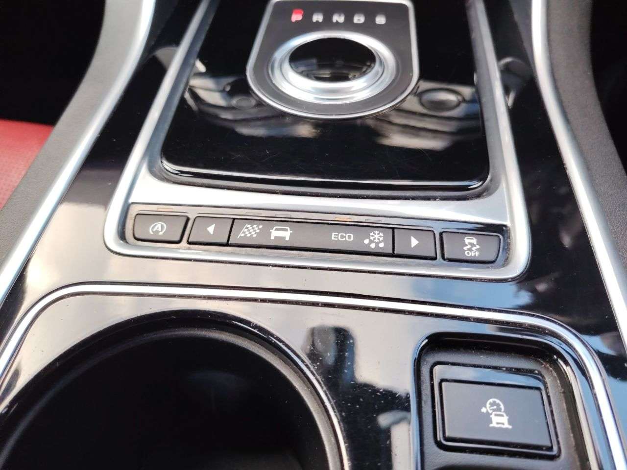 2016 JAGUAR XE 2016 JAGUAR XE