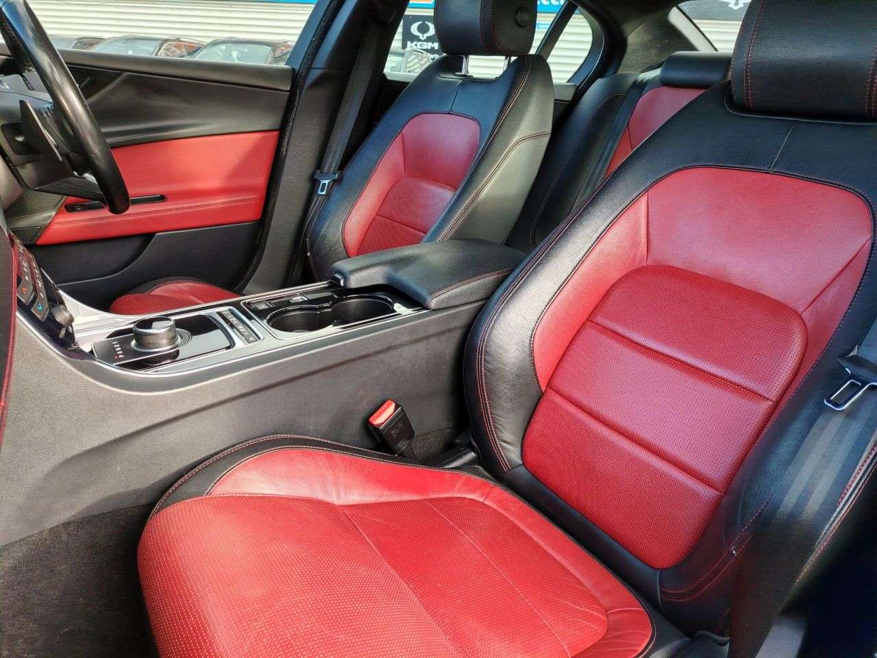 2016 JAGUAR XE 2016 JAGUAR XE
