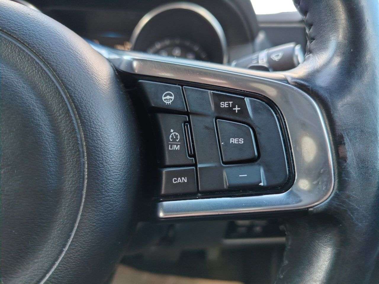 2015 JAGUAR XE 2015 JAGUAR XE
