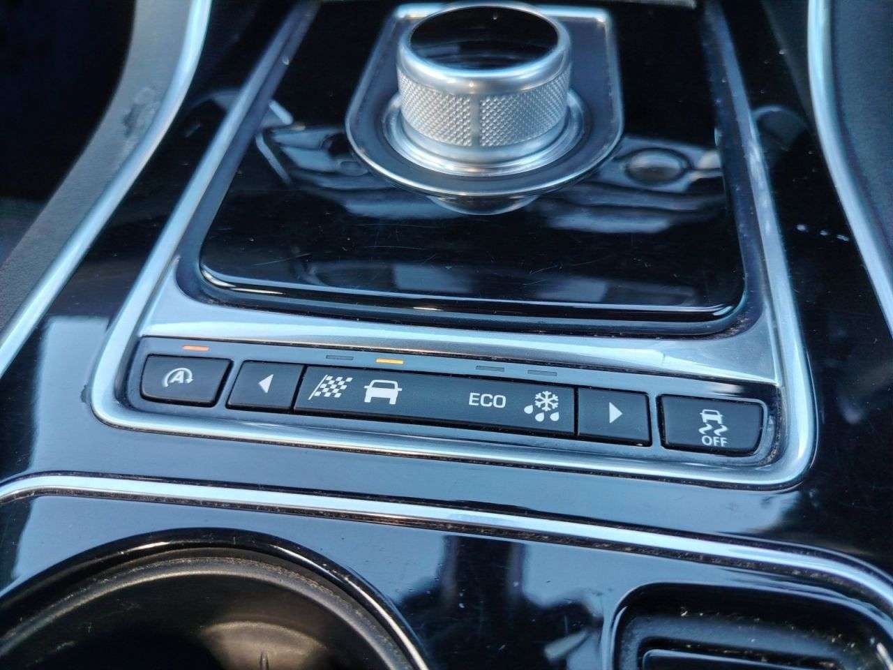 2015 JAGUAR XE 2015 JAGUAR XE