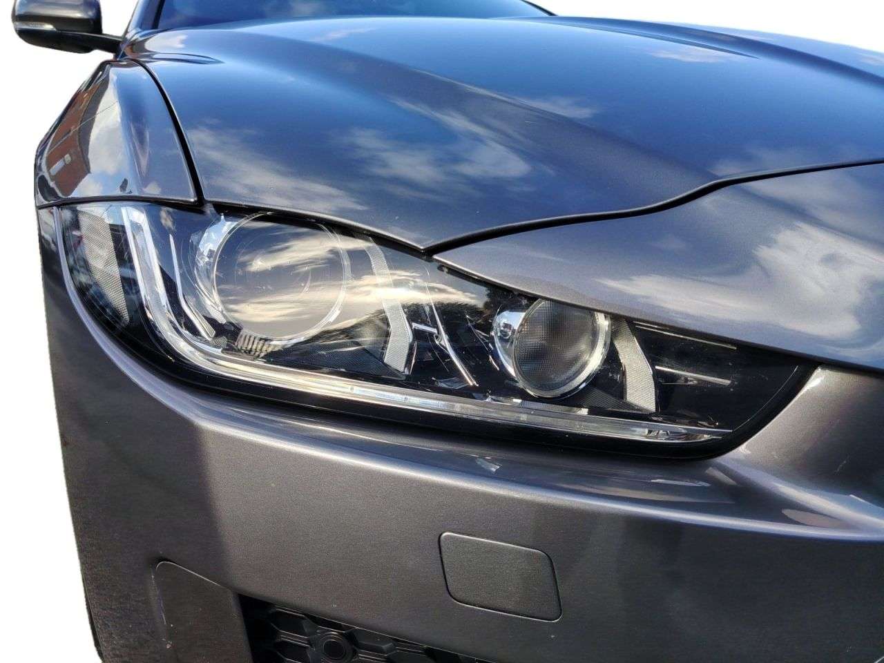 A 2015 JAGUAR XE 2.0 GTDi R-Sport Saloon 4dr Petrol Auto Euro 6 (s/s) (240 ps) 7 STAMP SERVI A 2015 JAGUAR XE 2.0 GTDi R-Sport Saloon 4dr Petrol Auto Euro 6 (s/s) (240 ps) 7 STAMP SERVI