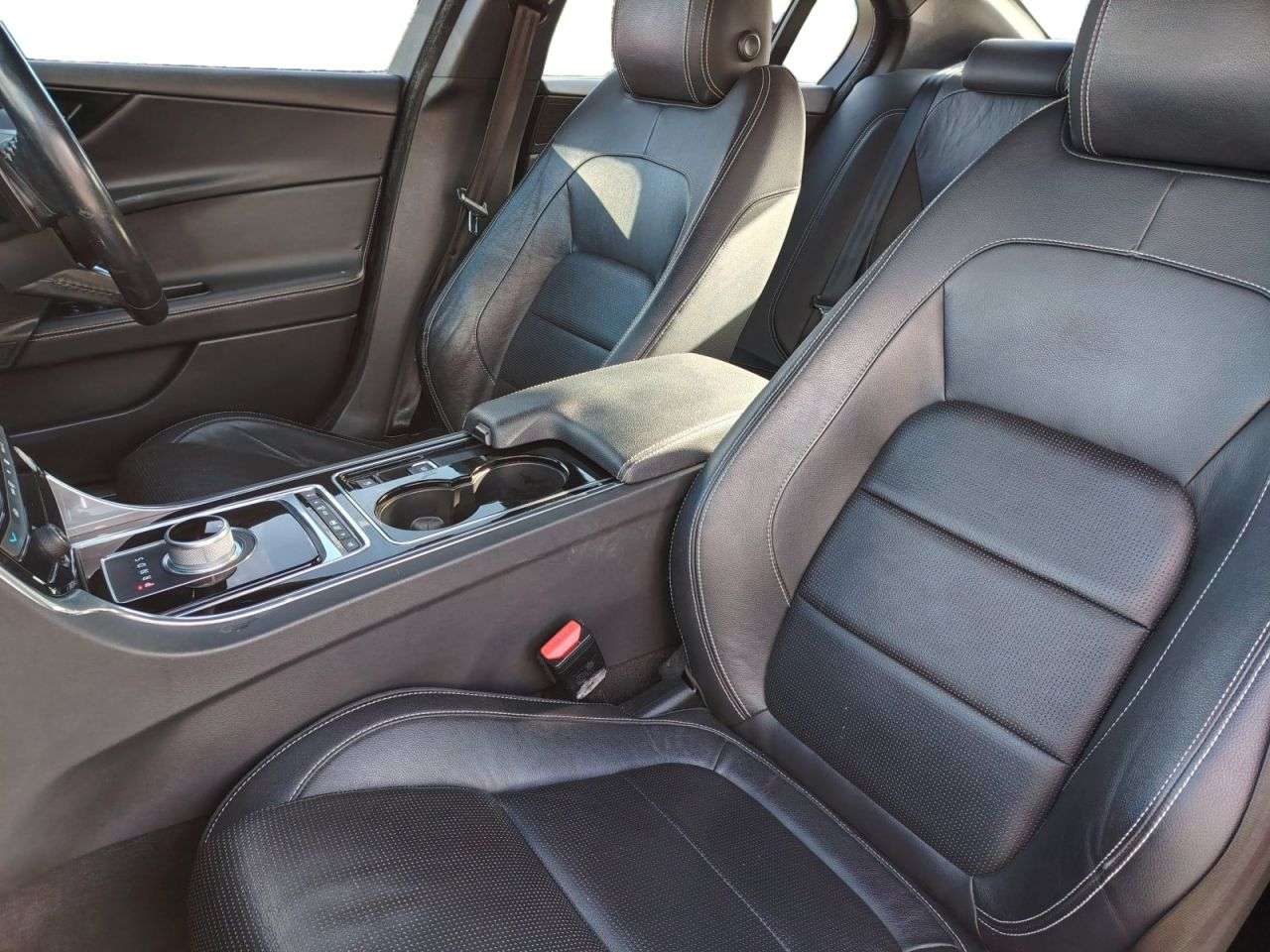 2015 JAGUAR XE 2015 JAGUAR XE