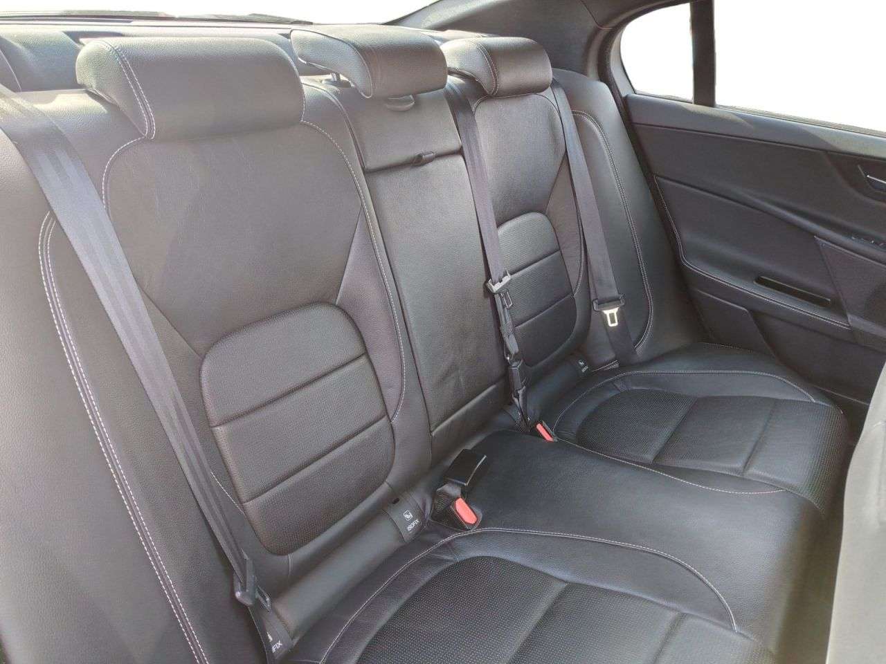 2015 JAGUAR XE 2015 JAGUAR XE
