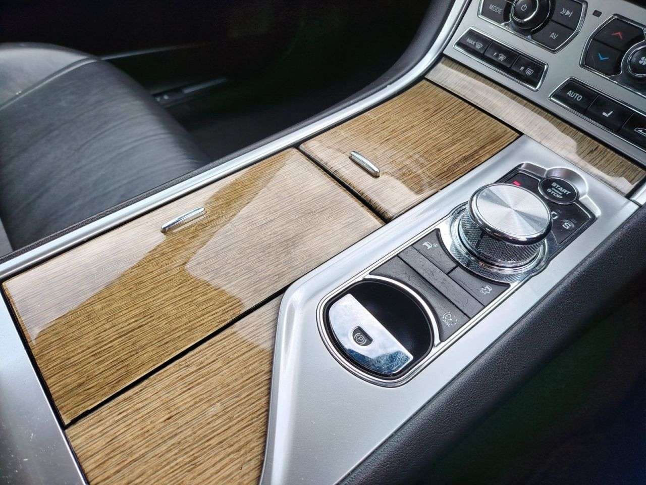 2014 JAGUAR XF 2014 JAGUAR XF
