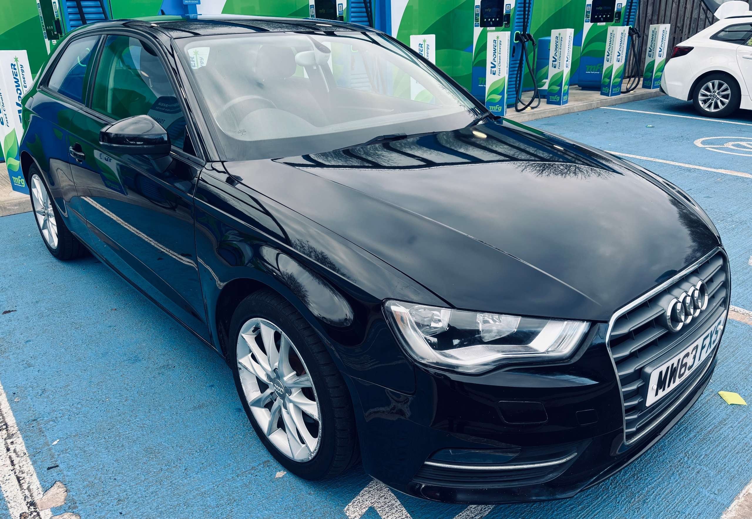 A 2014 AUDI A3 2.0 TDI SE Hatchback 3dr Diesel Manual Euro 5 (s/s) (150 ps) A 2014 AUDI A3 2.0 TDI SE Hatchback 3dr Diesel Manual Euro 5 (s/s) (150 ps)