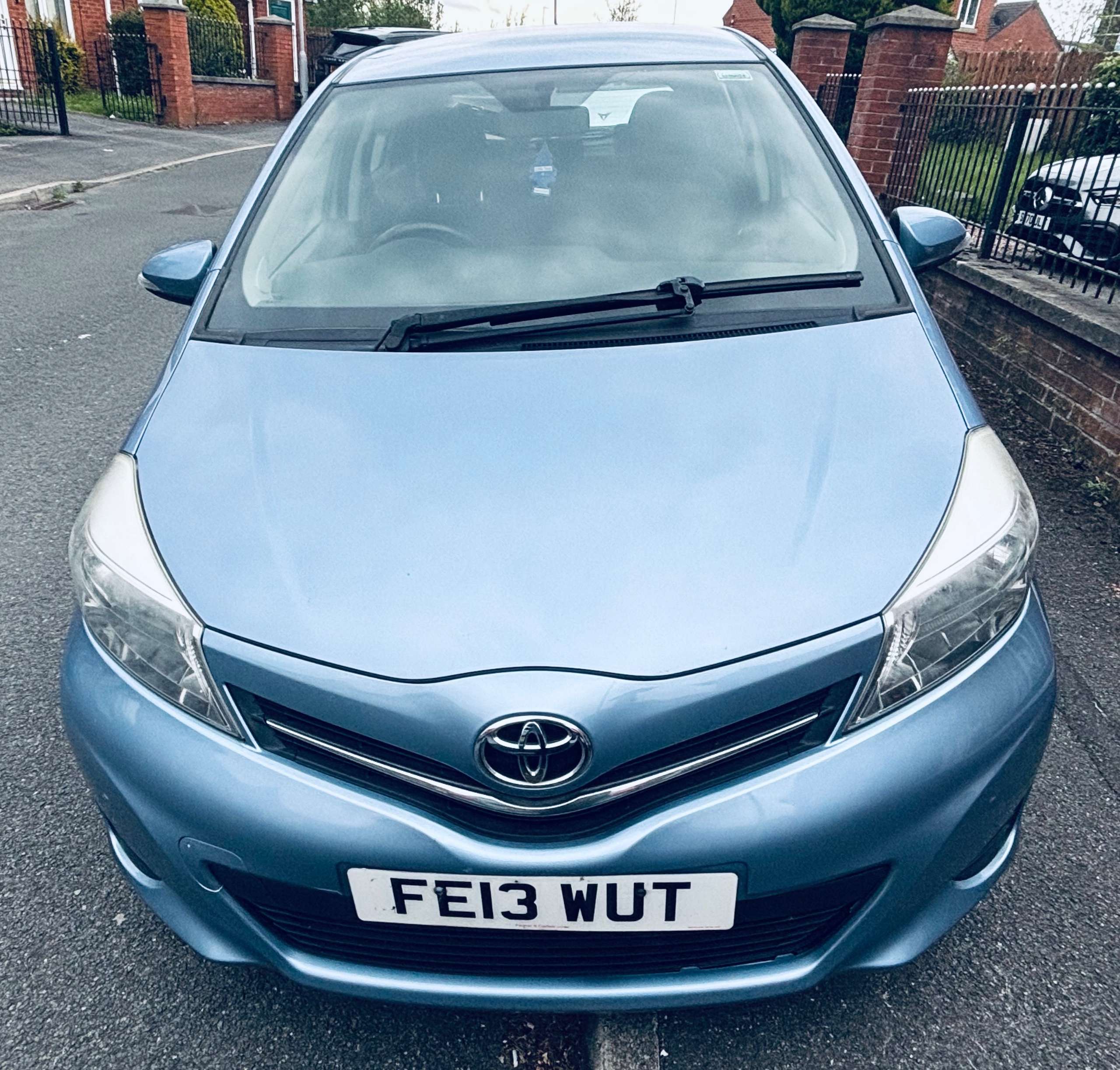 A 2013 TOYOTA YARIS 1.33 Dual VVT-i TR Hatchback 5dr Petrol Manual Euro 5 (101 ps) A 2013 TOYOTA YARIS 1.33 Dual VVT-i TR Hatchback 5dr Petrol Manual Euro 5 (101 ps)