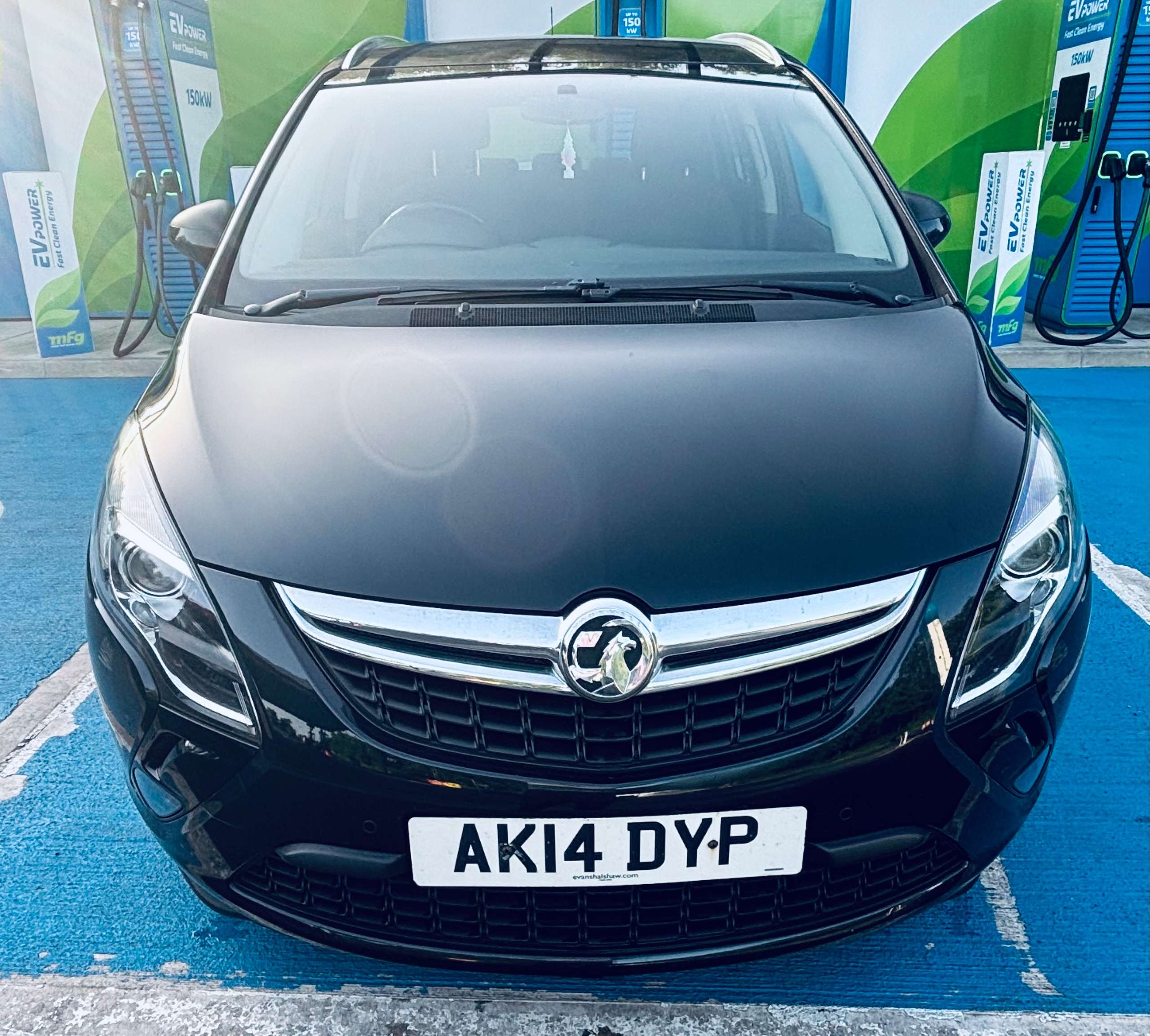 A 2014 VAUXHALL ZAFIRA TOURER 2.0 CDTi SRi MPV 5dr Diesel Auto Euro 5 (165 ps) A 2014 VAUXHALL ZAFIRA TOURER 2.0 CDTi SRi MPV 5dr Diesel Auto Euro 5 (165 ps)