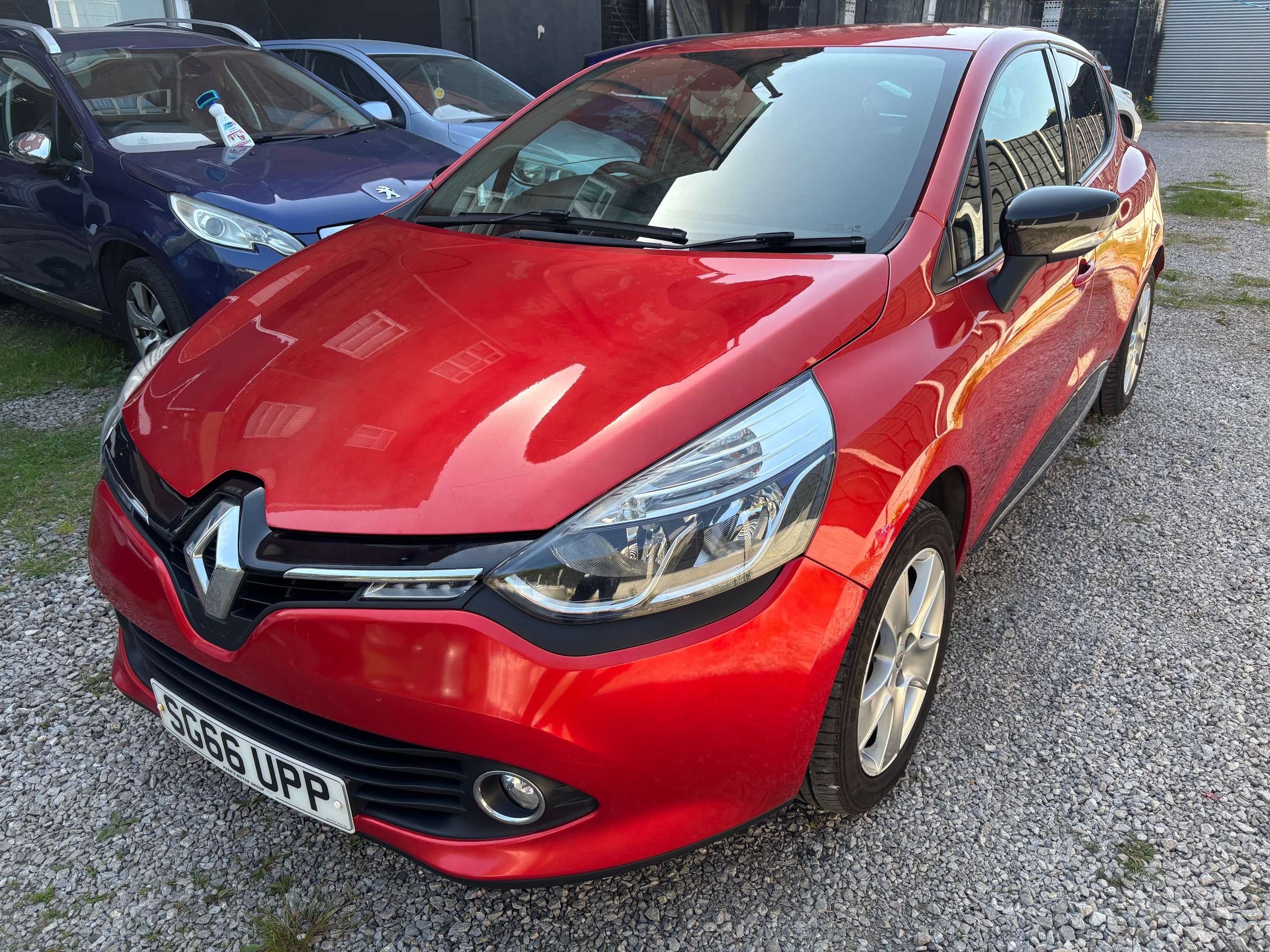 2016 RENAULT CLIO 2016 RENAULT CLIO