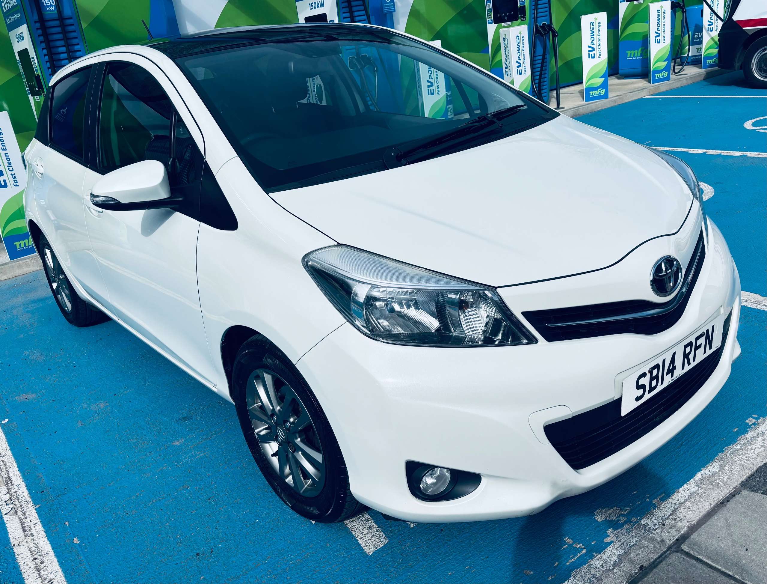 2014 TOYOTA YARIS 2014 TOYOTA YARIS