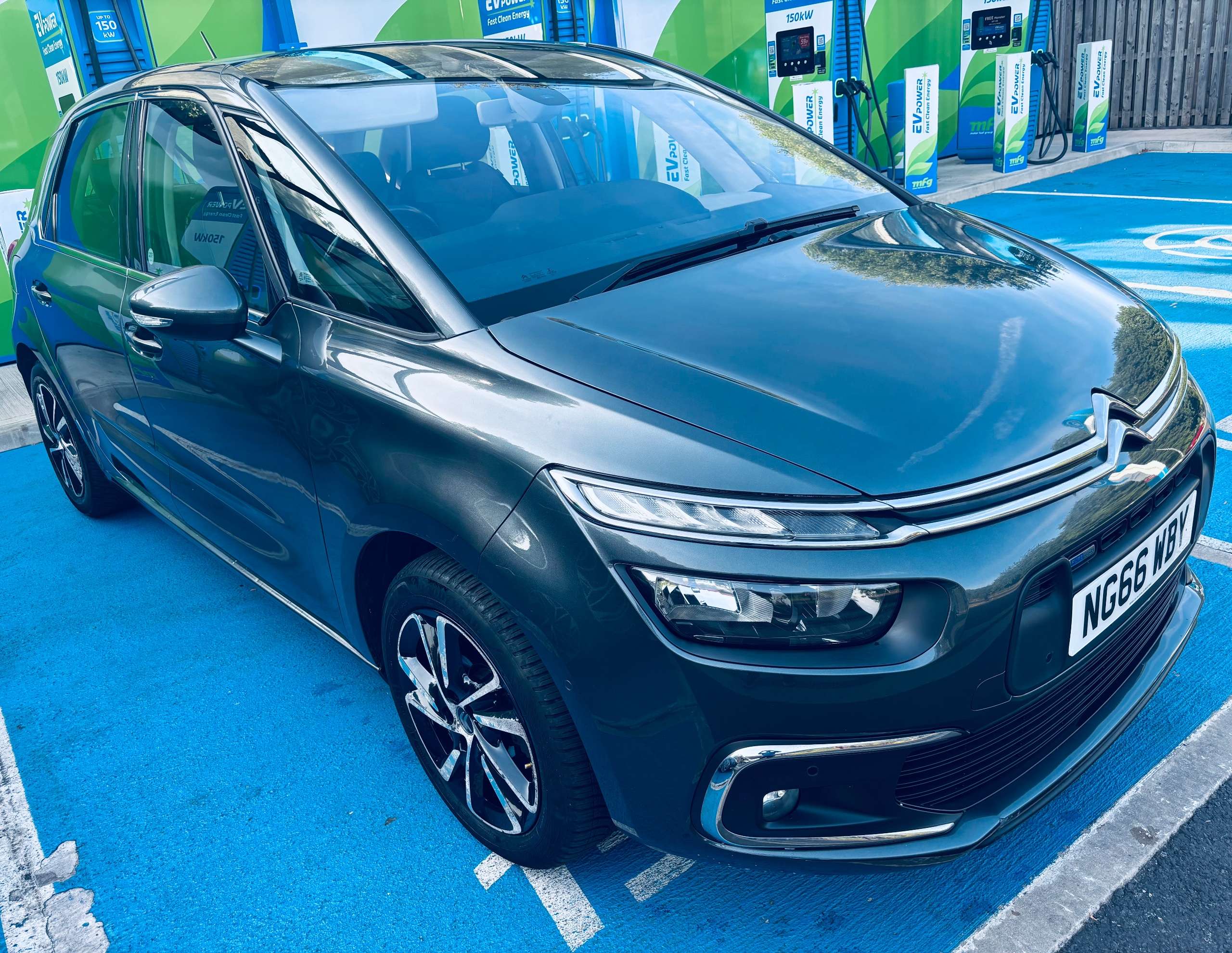A 2017 CITROEN C4 PICASSO 1.2 PureTech Feel MPV 5dr Petrol EAT6 Euro 6 (s/s) (130 ps) A 2017 CITROEN C4 PICASSO 1.2 PureTech Feel MPV 5dr Petrol EAT6 Euro 6 (s/s) (130 ps)
